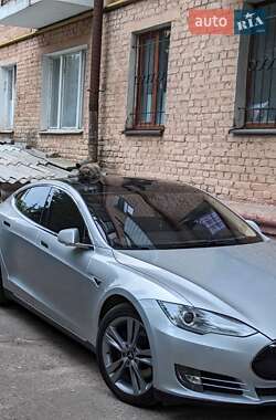 Ліфтбек Tesla Model S 2015 в Рівному