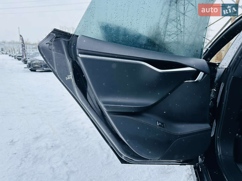 Ліфтбек Tesla Model S 2014 в Харкові