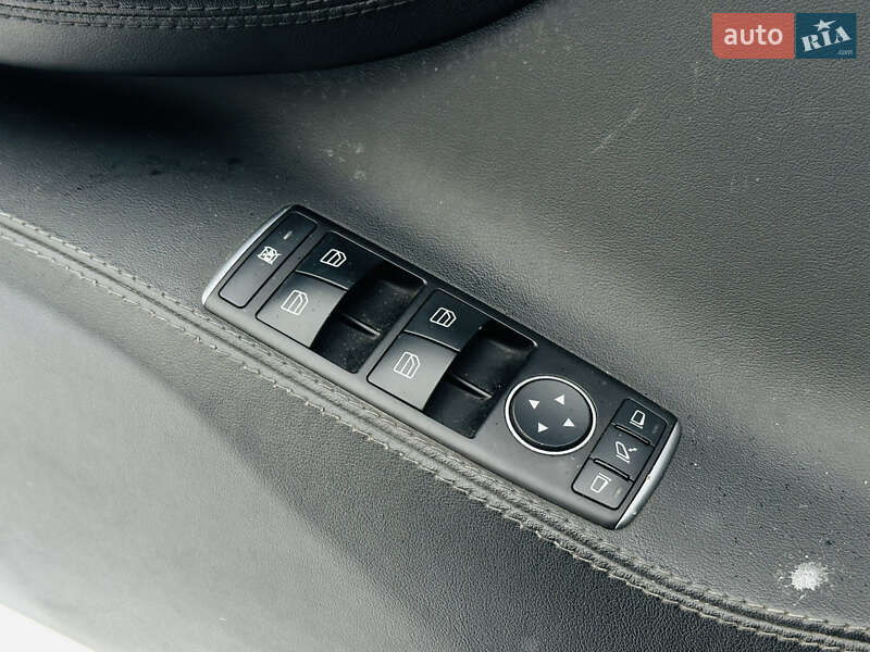 Ліфтбек Tesla Model S 2014 в Харкові