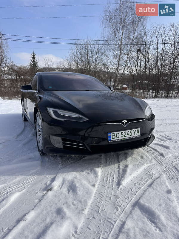 Лифтбек Tesla Model S 2017 в Черновцах фото 3 Лифтбек Tesla Model S 2017 в Черновцах