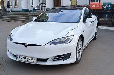 Лифтбек Tesla Model S 2016 в Львове