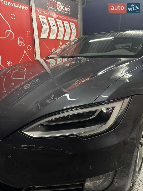 Лифтбек Tesla Model S 2017 в Киеве