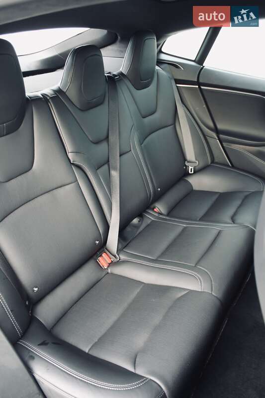 Ліфтбек Tesla Model S 2019 в Києві