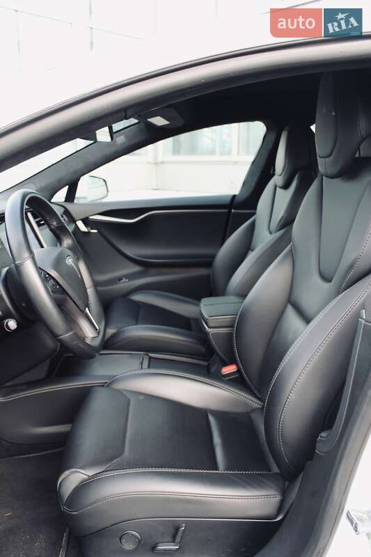 Ліфтбек Tesla Model S 2019 в Києві