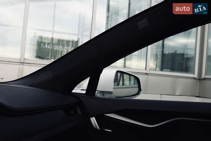 Ліфтбек Tesla Model S 2019 в Києві