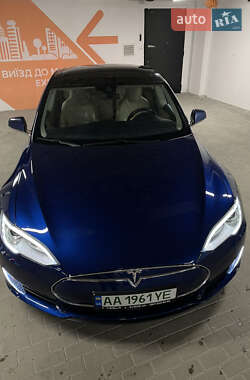 Ліфтбек Tesla Model S 2015 в Києві
