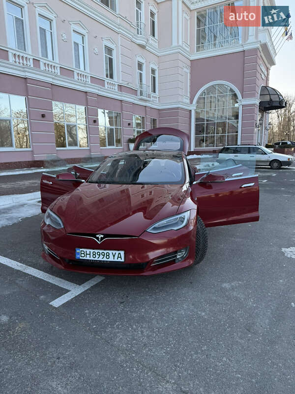 Ліфтбек Tesla Model S 2018 в Одесі