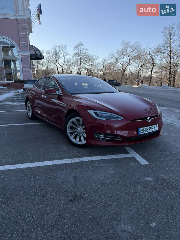 Ліфтбек Tesla Model S 2018 в Одесі