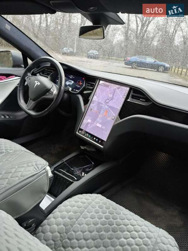 Лифтбек Tesla Model S 2019 в Сумах