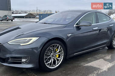 Лифтбек Tesla Model S 2016 в Буче