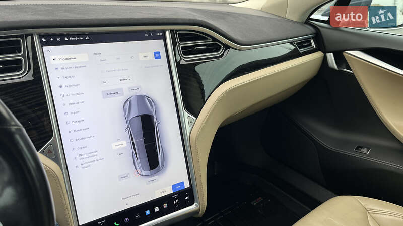 Ліфтбек Tesla Model S 2016 в Бучі