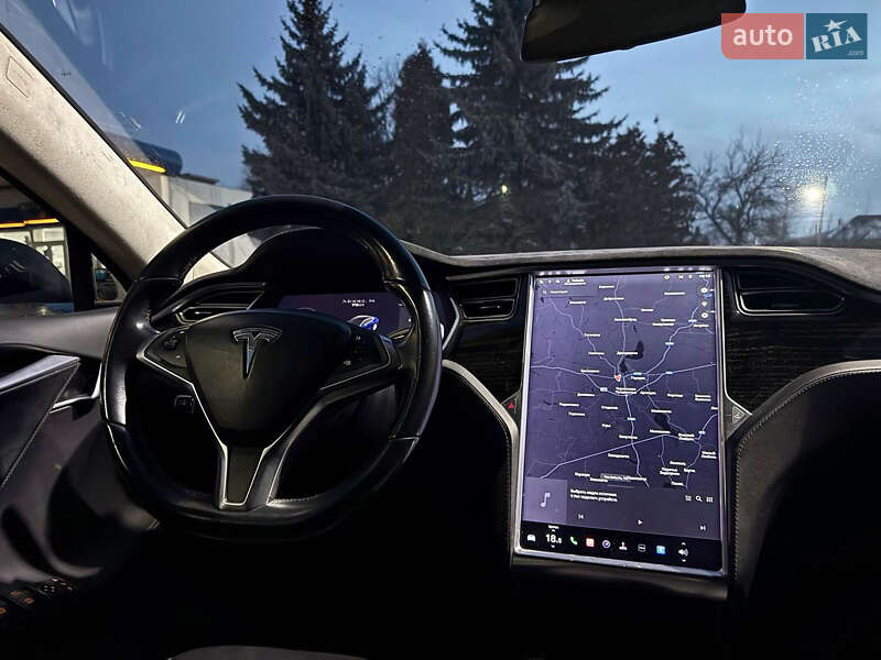 Ліфтбек Tesla Model S 2016 в Львові