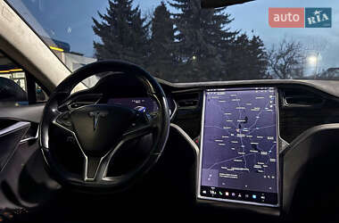 Лифтбек Tesla Model S 2016 в Львове