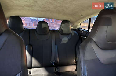 Лифтбек Tesla Model S 2016 в Львове
