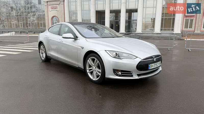 2012 Tesla Model S, VIN 5YJSA1DP3CFS00086:plate — фото 1 (autoria)