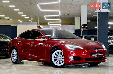 Лифтбек Tesla Model S 2019 в Николаеве