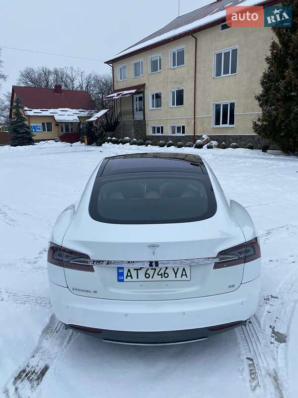 Лифтбек Tesla Model S 2013 в Ивано-Франковске