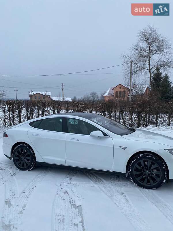 Лифтбек Tesla Model S 2013 в Ивано-Франковске