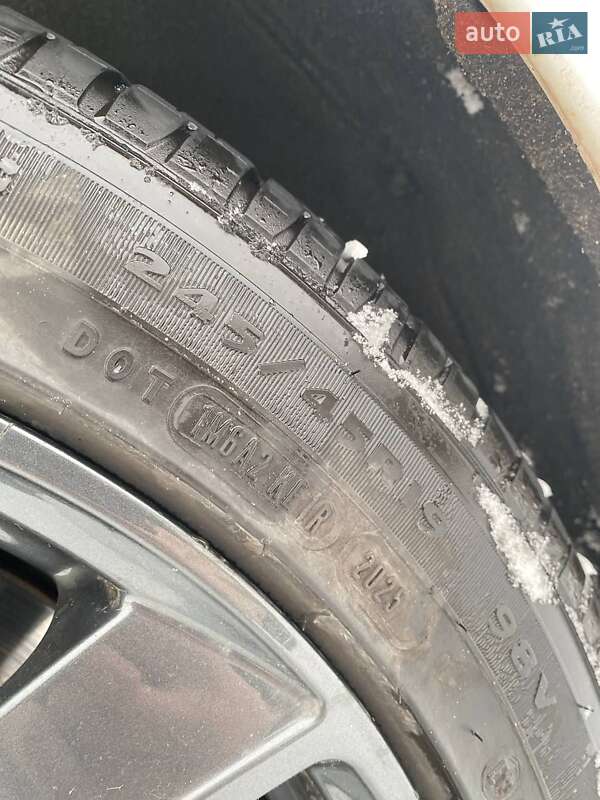 Лифтбек Tesla Model S 2013 в Ивано-Франковске