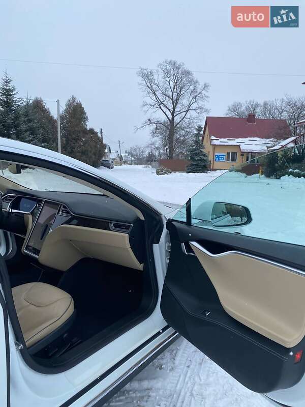 Лифтбек Tesla Model S 2013 в Ивано-Франковске