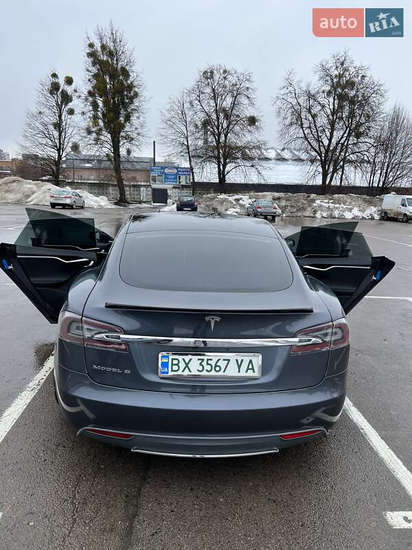 Лифтбек Tesla Model S 2014 в Ровно