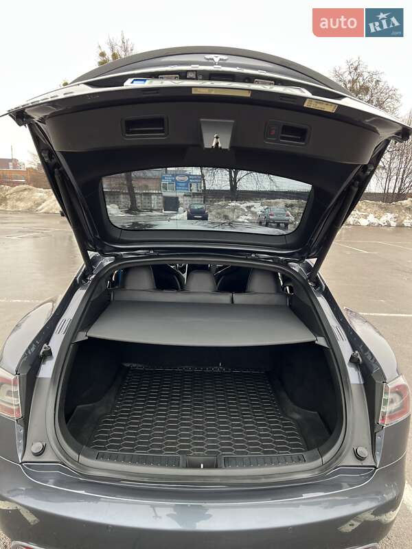 Лифтбек Tesla Model S 2014 в Ровно