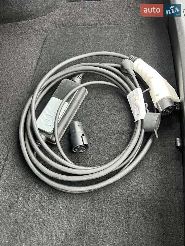 Лифтбек Tesla Model S 2014 в Ровно