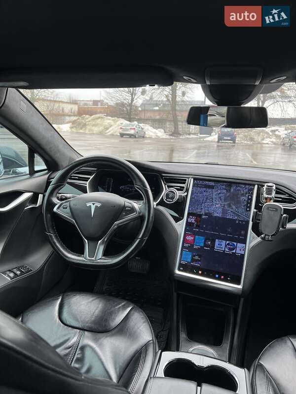 Лифтбек Tesla Model S 2014 в Ровно