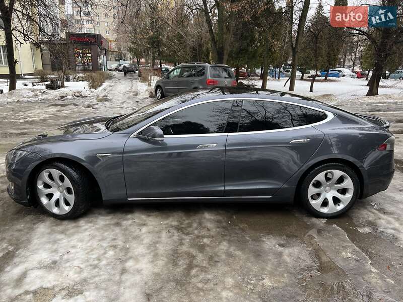 Лифтбек Tesla Model S 2014 в Ровно