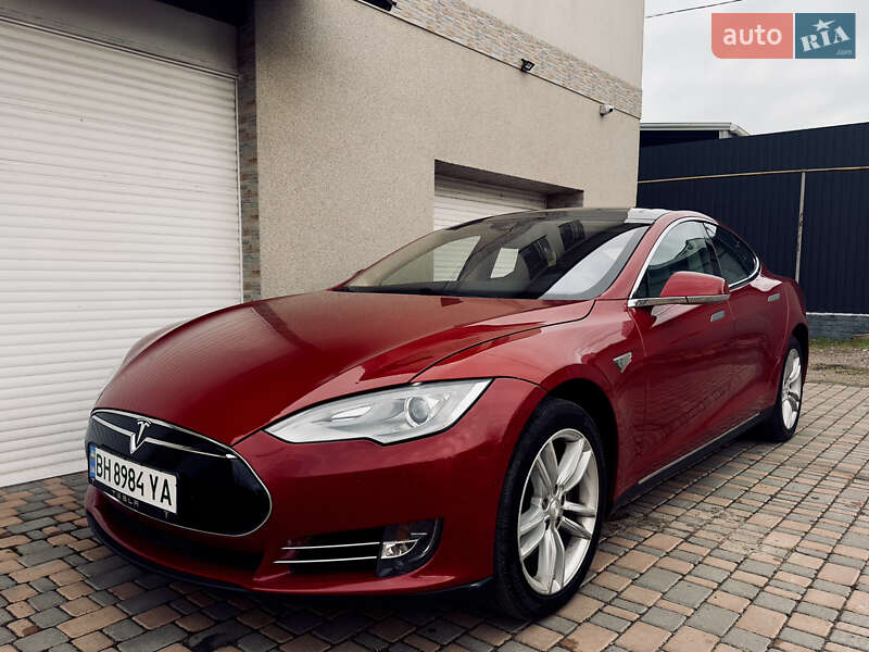 Ліфтбек Tesla Model S 2015 в Одесі