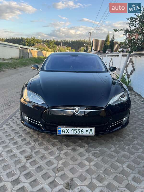 Ліфтбек Tesla Model S 2013 в Харкові