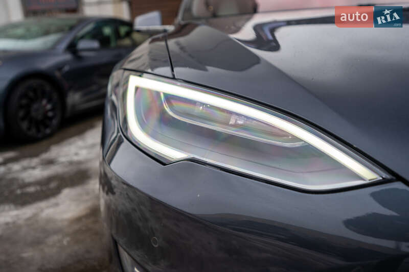 Ліфтбек Tesla Model S 2020 в Києві