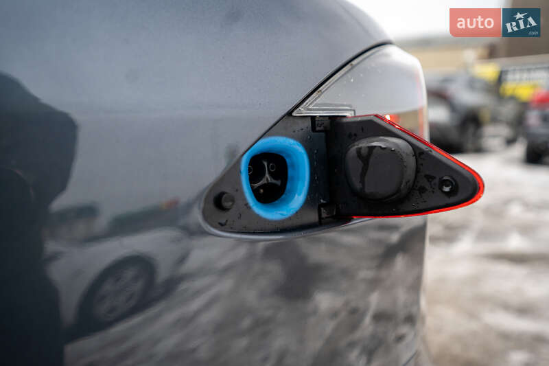 Ліфтбек Tesla Model S 2020 в Києві