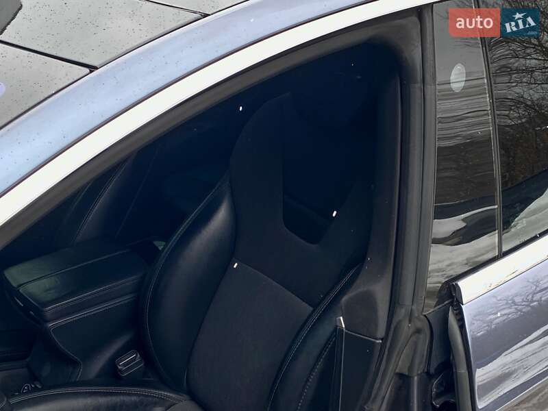 Ліфтбек Tesla Model S 2017 в Києві фото 14 Ліфтбек Tesla Model S 2017 в Києві