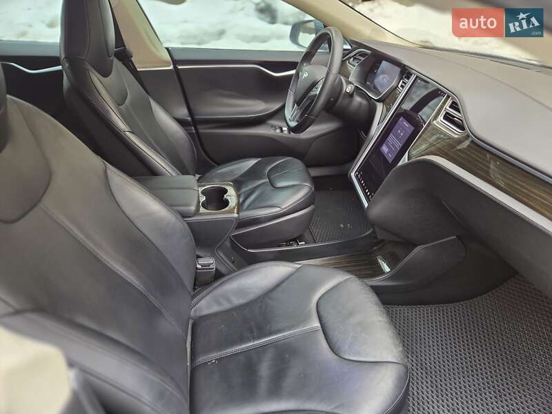 Лифтбек Tesla Model S 2014 в Тернополе фото 19 Лифтбек Tesla Model S 2014 в Тернополе