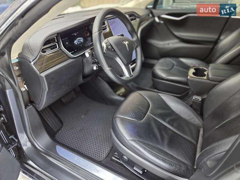 Лифтбек Tesla Model S 2014 в Тернополе фото 24 Лифтбек Tesla Model S 2014 в Тернополе