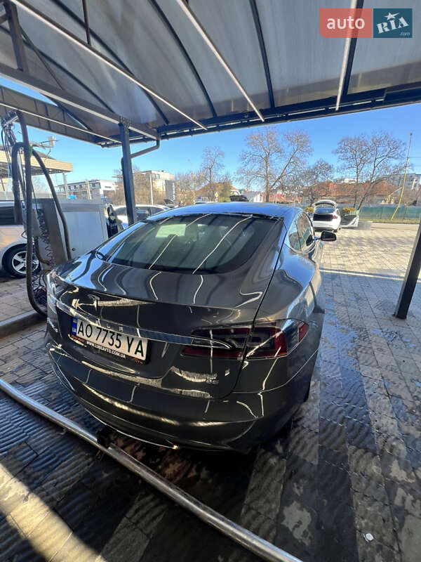 Лифтбек Tesla Model S 2013 в Ужгороде