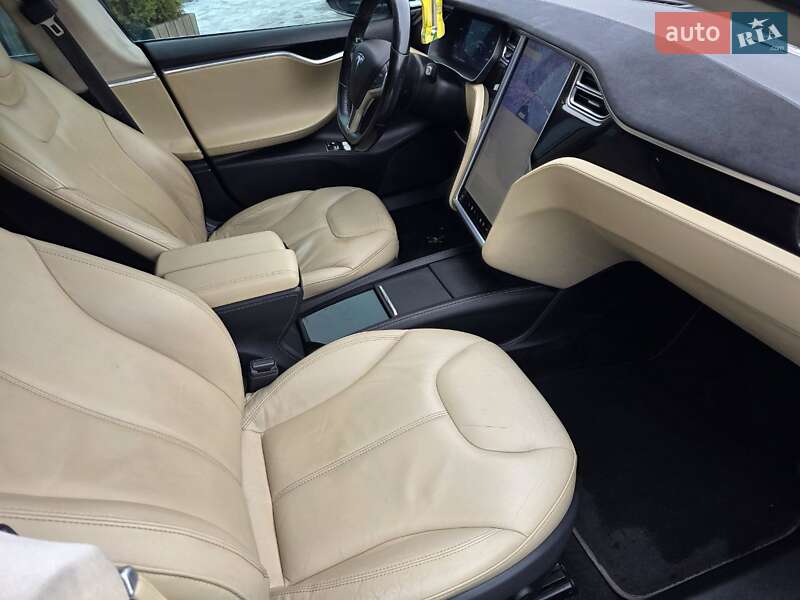 Лифтбек Tesla Model S 2014 в Тернополе
