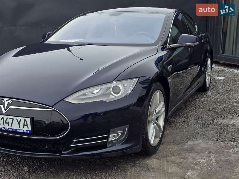 Лифтбек Tesla Model S 2014 в Тернополе