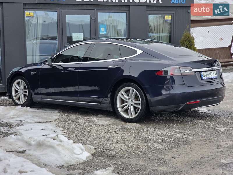 Лифтбек Tesla Model S 2014 в Тернополе