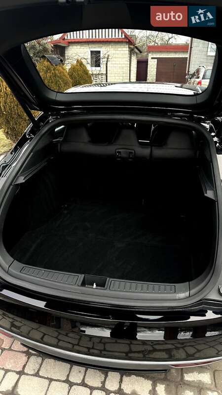 Ліфтбек Tesla Model S 2015 в Львові