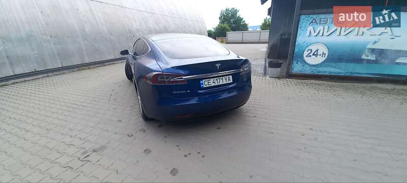 Ліфтбек Tesla Model S 2017 в Косові