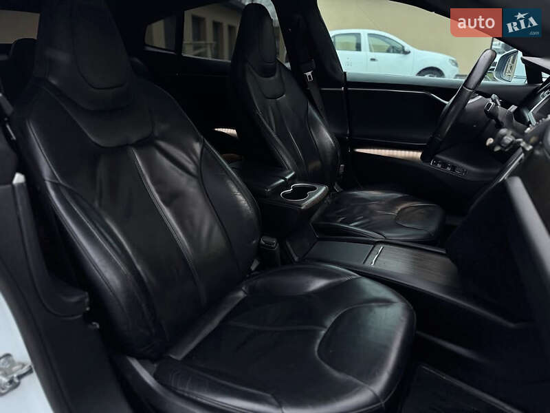 Ліфтбек Tesla Model S 2013 в Львові фото 10 Ліфтбек Tesla Model S 2013 в Львові