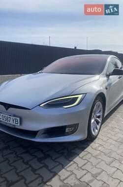 Лифтбек Tesla Model S 2016 в Луцке