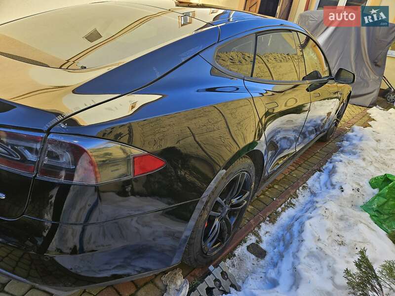 Ліфтбек Tesla Model S 2014 в Львові
