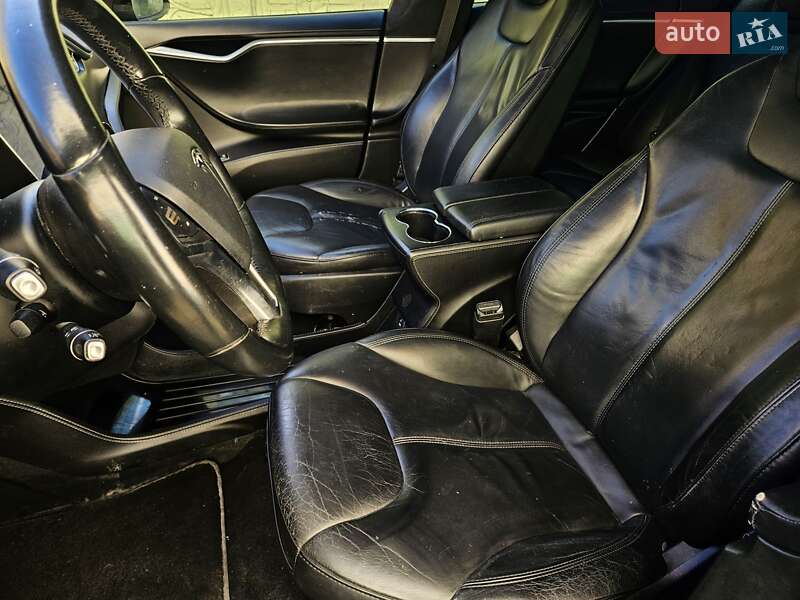 Ліфтбек Tesla Model S 2014 в Львові