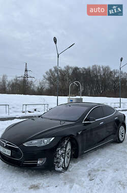 Ліфтбек Tesla Model S 2015 в Івано-Франківську