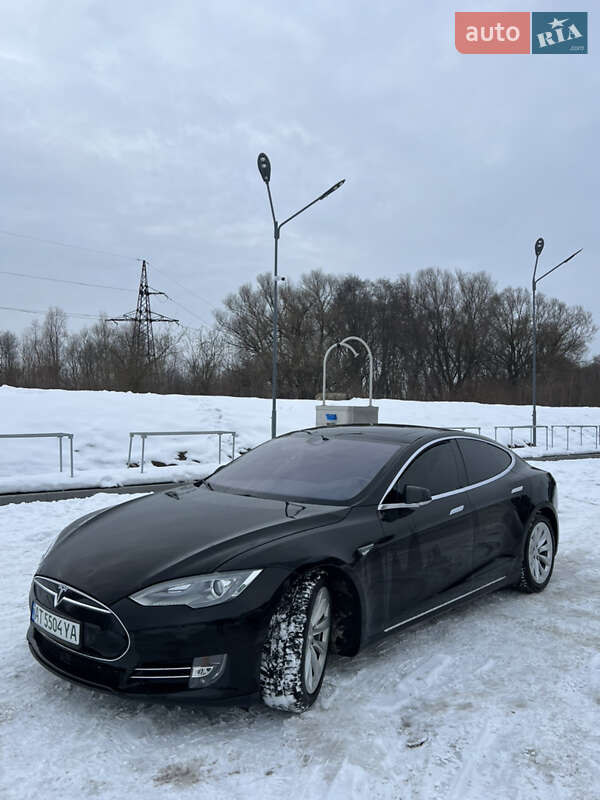 Tesla Model S 2015
