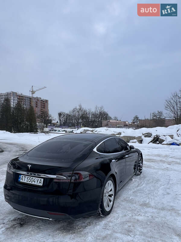 Ліфтбек Tesla Model S 2015 в Івано-Франківську