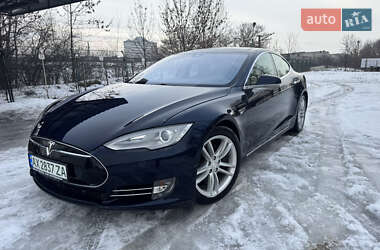 Ліфтбек Tesla Model S 2015 в Харкові